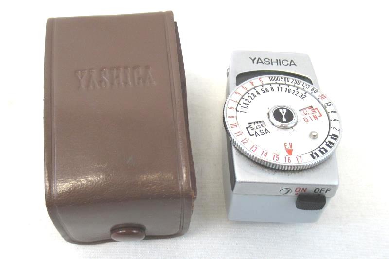 YASHICA YEM 35 Super Shoe Mount Light Meter and Case