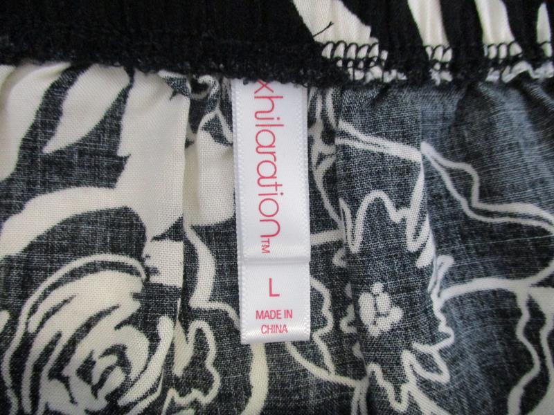 Lot of 2 Women's Bottoms Size Large Xersion Fitted Leggings Xhilaration Flowy