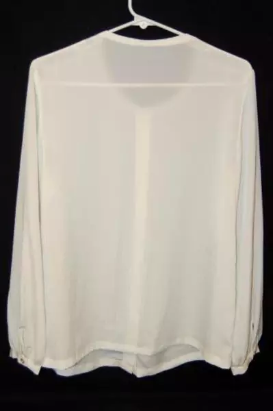 Pendleton Mills Women's Size 10 Ivory Button Up Blouse Top Chiffon Button Cuffs