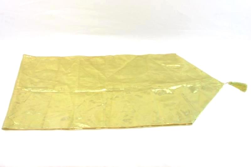 Lot of 5 Table Decor Items Gold Placemats Table Runner Nut Or Candy Trays