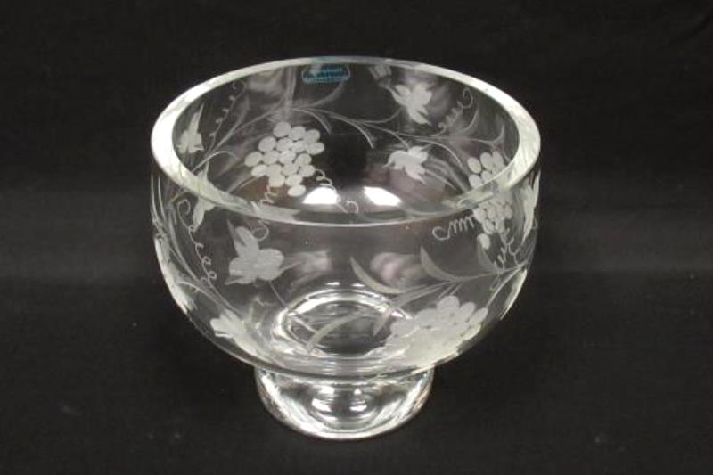 Peter Leek Heavy Handcrafted Footed Crystal Bowl Etched Grape Design Sweden