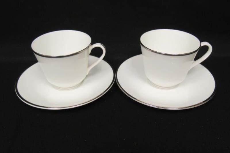 2 Royal Doulton Fine English Bone China Cup Saucer Sets Signet Pattern M4974