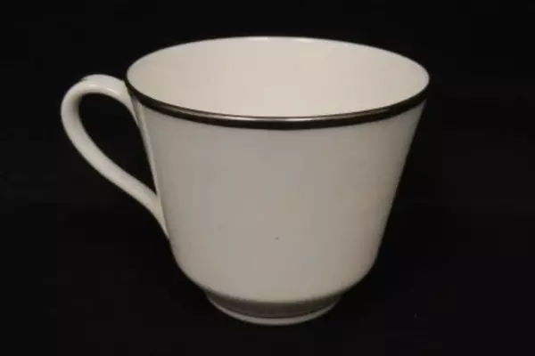 2 Royal Doulton Fine English Bone China Cup Saucer Sets Signet Pattern M4974
