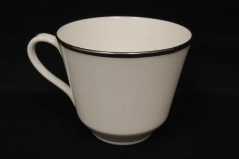 2 Royal Doulton Fine English Bone China Cup Saucer Sets Signet Pattern M4974