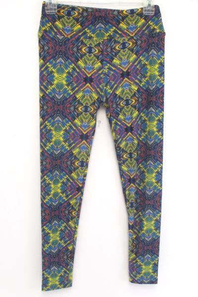 Comfortable Lularoe Leggings OS w/ Forever 21 Small Emerald Green V Neck Tee