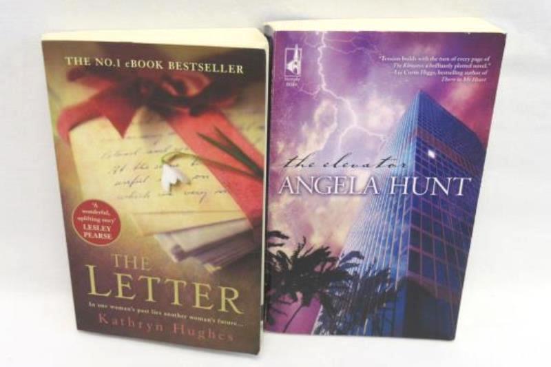 Lot of 4 Paperback Novels Nora Roberts Delia Parr Kathryn Hughes Angela Hunt