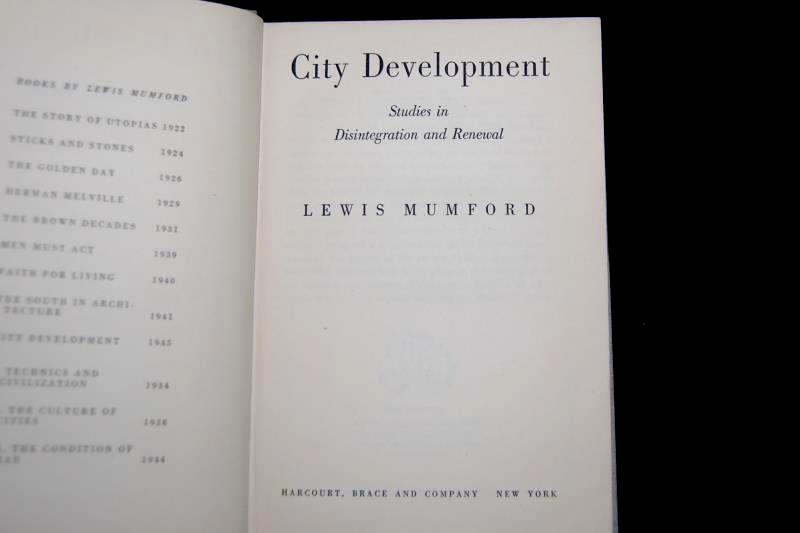 Antique Book City Development Lewis Mumford Hardcover First Edition 1945