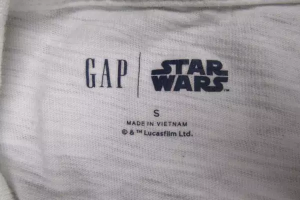 Lot of 2 Kids Size S 5/6 Star Wars Graphic Tees Gap Blue White R2-D2 Lightsabers