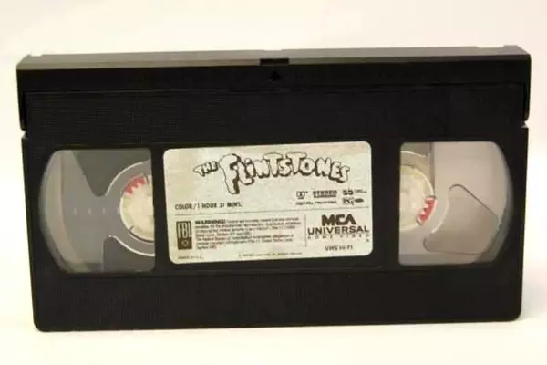 The Flintstones VHS 1994 Rosie O’Donnell John Goodman Rick Moranis
