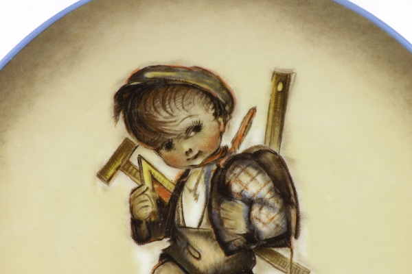 Berta Hummel 1972 Mother's Day Plate Boy Tools & Bag L.E. Schmid Bros.