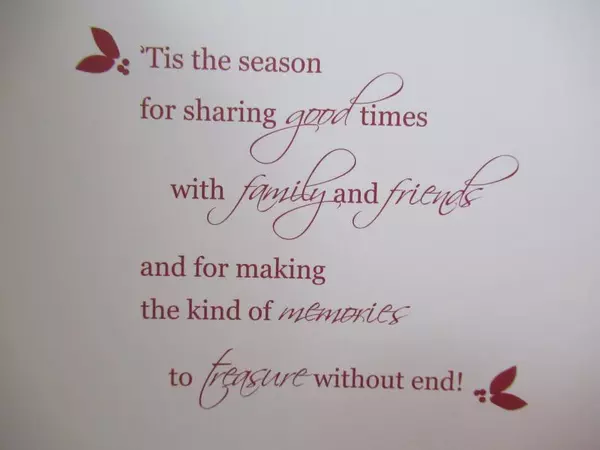 Lot of 12 Christmas House Greeting Cards Season's Greetings Greenery Red Berries