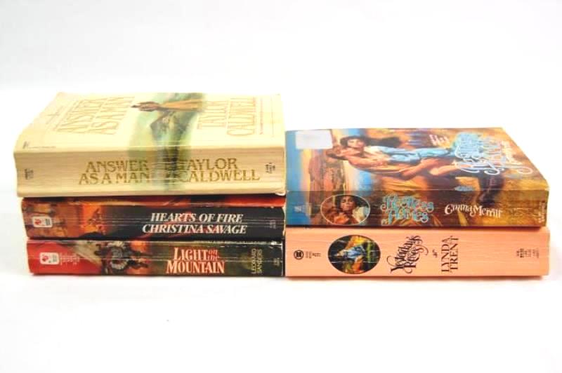 Lot of 5 Paperback Romance Novels Vintage Christine Savage Lenoard Sanders