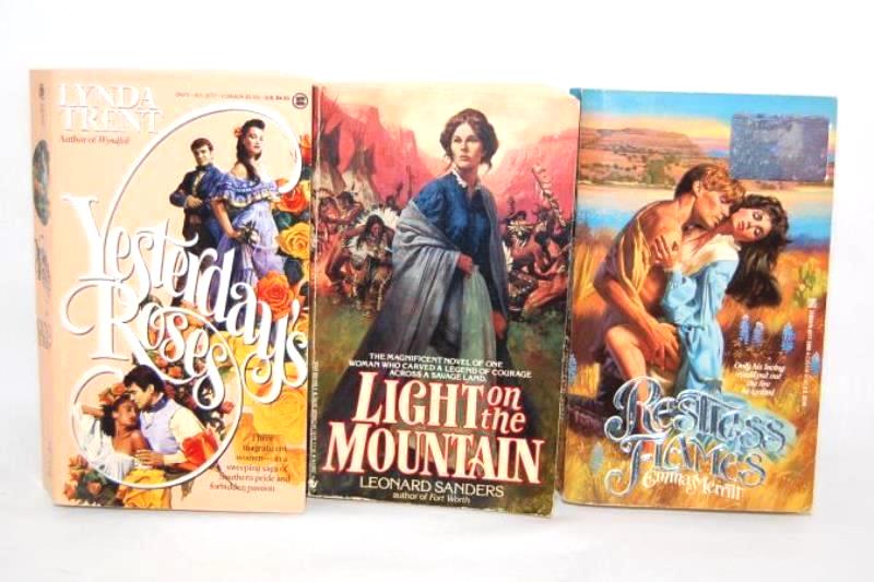 Lot of 5 Paperback Romance Novels Vintage Christine Savage Lenoard Sanders