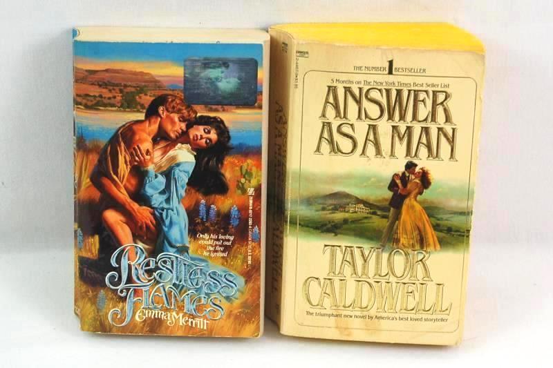Lot of 5 Paperback Romance Novels Vintage Christine Savage Lenoard Sanders
