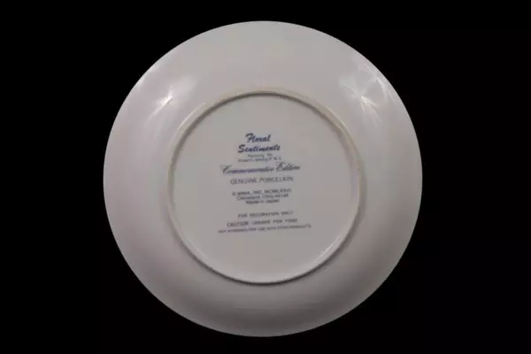 Decorative Plate Floral Sentiments Robert Laessig A Mothers is Love WWA