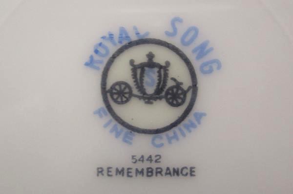 Lot of 4 Royal Song #5442 Remembrance Platinum Gilt Dinner Plate 10.5 inch