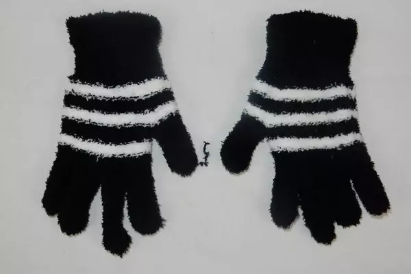 Lot of 2 Pairs Of Fuzzy Women's Knit Gloves One Size Pink Black White Snugadoo