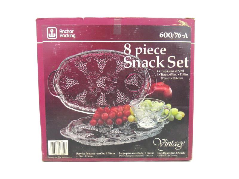 Vintage Anchor Hocking Vintage 8 Piece Snack Set w/ Box 4 Cups & Plates