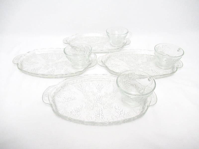 Vintage Anchor Hocking Vintage 8 Piece Snack Set w/ Box 4 Cups & Plates