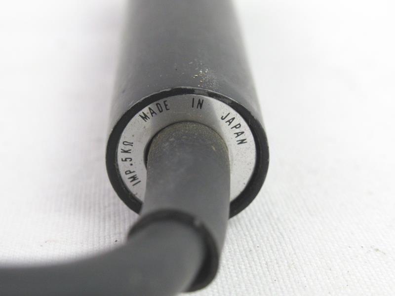 AKAI Wired Vocal Microphone Black 6 Foot Cord