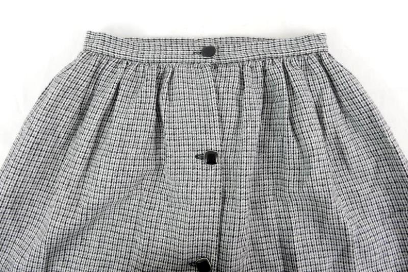 Vintage Women's Plaid Skirt Size 6 Tweed Button Up Back Below Knee Black White