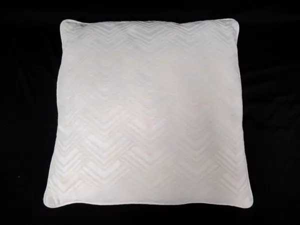 Set of 2 White Chevron Pattern Woven Throw Pillows Square