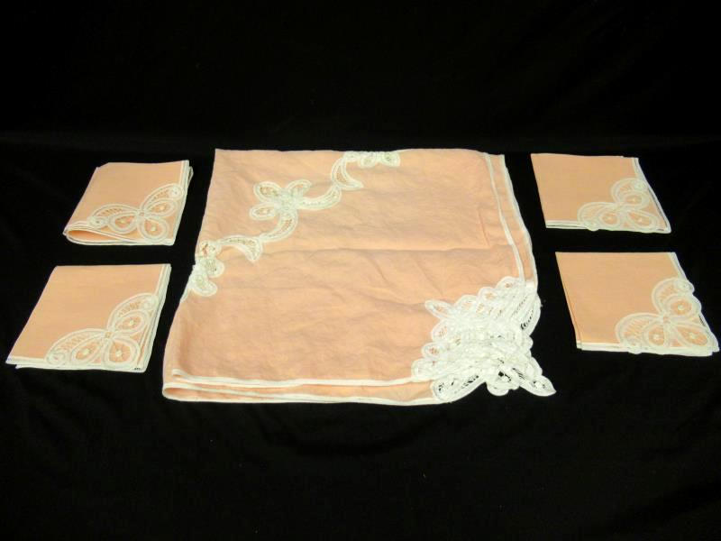 Vintage Pink Small Square Table Cloth With Four Matching Napkins White Trim