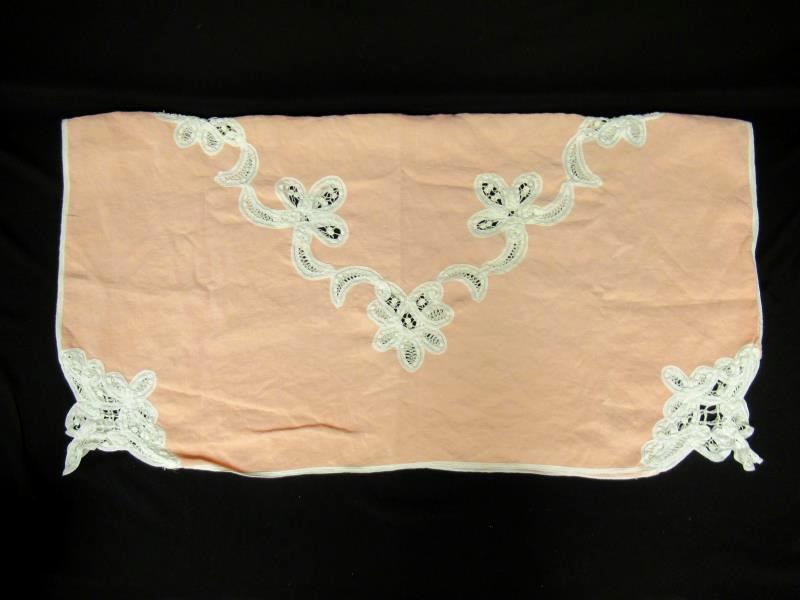 Vintage Pink Small Square Table Cloth With Four Matching Napkins White Trim
