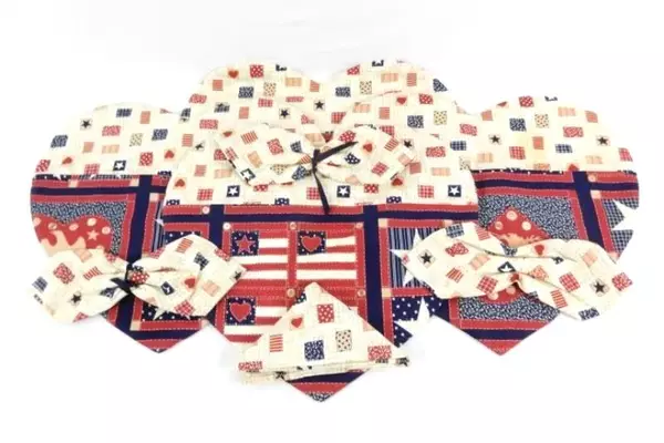 Lot of 4 Placemats and Napkins Red White Blue Plaid Stripe Pattern Heart Shaped