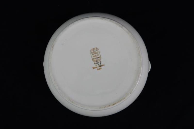Vintage Hall China 2.5 Quart Covered Casserole Dish Rose White 658