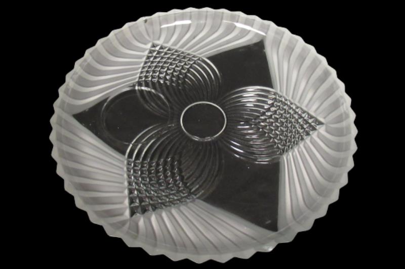 Tiara Glass Trillium Frosted Decorative Snack Plate Round Clear