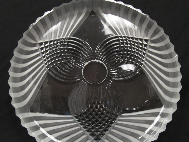 Tiara Glass Trillium Frosted Decorative Snack Plate Round Clear
