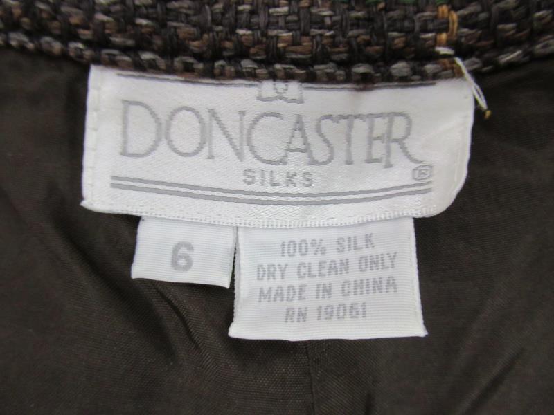 Vintage Doncaster Women's Woven Silk Shorts Career Pleated Size 6 Brown Plaid