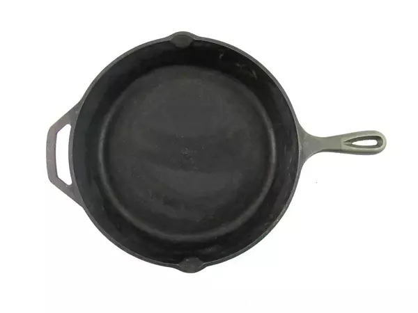 Black Cast Iron Skillet 12.25" Diameter LODGE 10SK USA Double Pour Spout