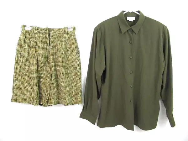Vintage Doncaster Women's Career Outfit Size 8 Woven Silk Shorts Green Button Up