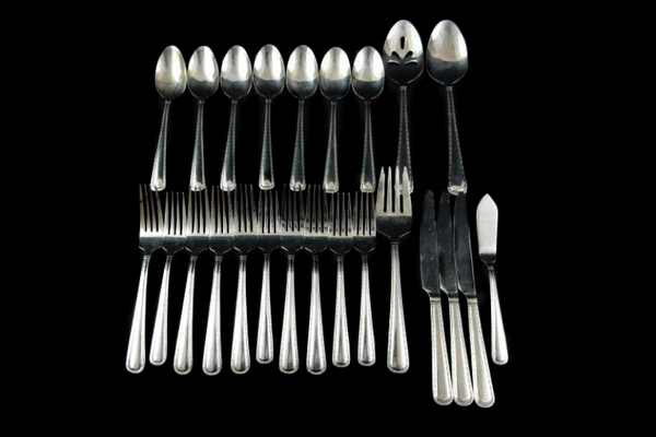 Lot of 24 Pcs Pfaltzgraff Everyday Flatware Beaded Pattern 18/0 Stainless Steel