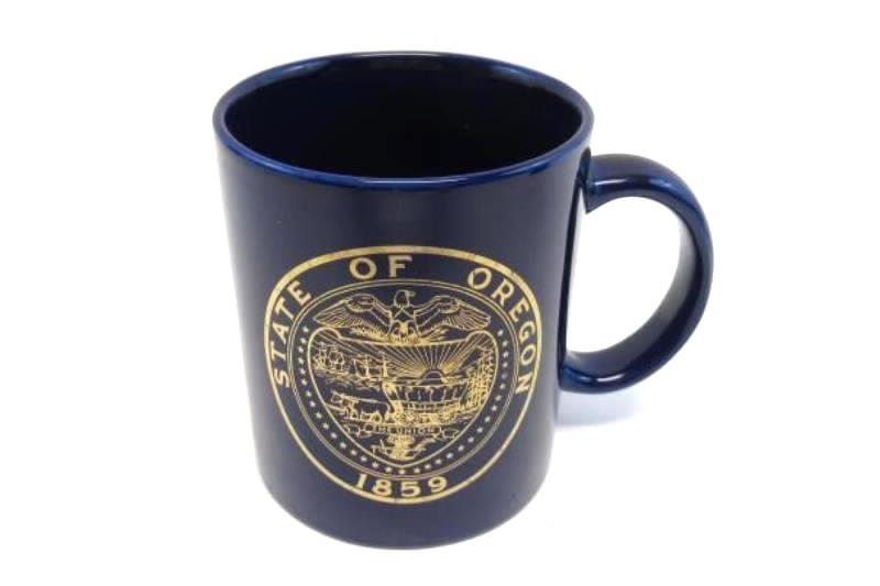 Set of Two Ceramic Coffee Mugs State Of Oregon Seal Cobalt Blue and Gold Gild