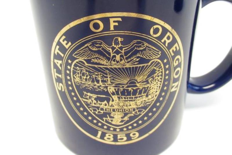 Set of Two Ceramic Coffee Mugs State Of Oregon Seal Cobalt Blue and Gold Gild