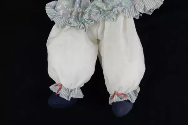 Growth Corporate 1995 Shelf Sitter Doll Cloth Wood Floral Dress Straw Hat