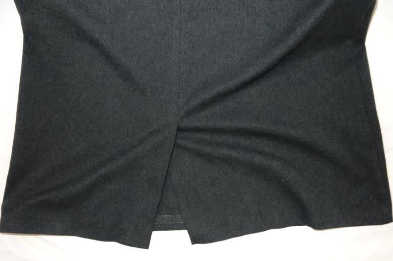 Orvis Grey Straight Fit Skirt Women's Size 8P Petite Elastic Waist Knee Length