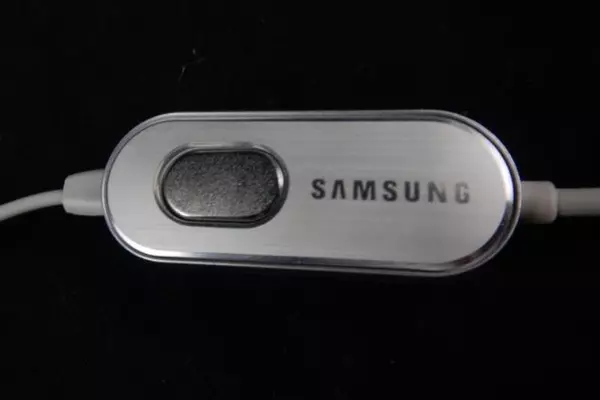Samsung OEM Mono Headset with Mic and Answer Button AAEP307SSE