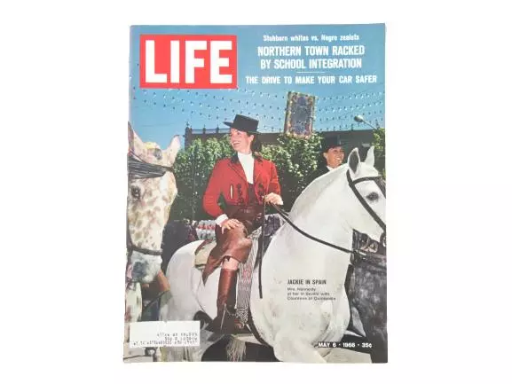 Vintage Life Magazines May 6 1966 Jackie Kennedy In Spain Cover
