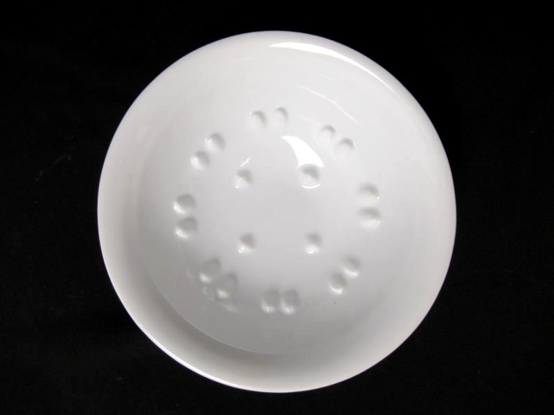 Lot of 4 Cordon Bleu White Grapefruit Citrus Juicer Bowls 5.5 Inch Round