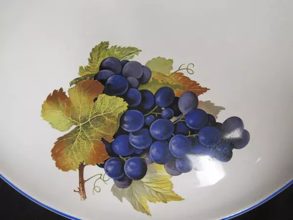 Vintage Round Porcelain Cake Plate Platter Made In Italy White Blue Grapes