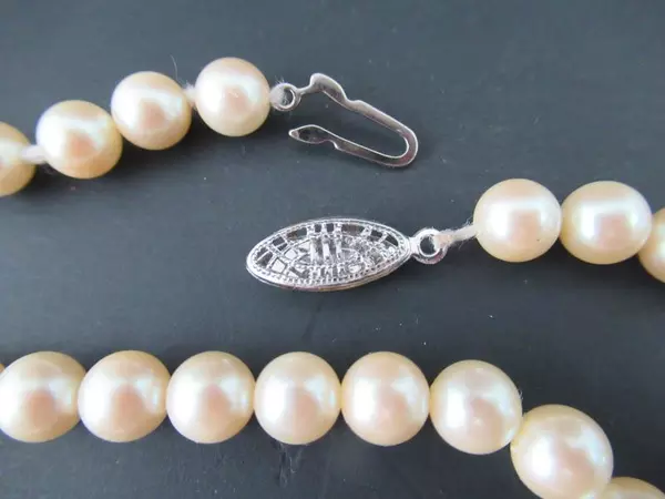 Vintage G Silver Pearls Ivory Single Strand Imitation Silver Tone Clasp 19 Inch