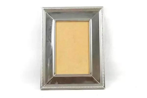 Lot of 2 Silver Toned Table Top Picture Frames GWI Frames 5" X 7" Freestanding