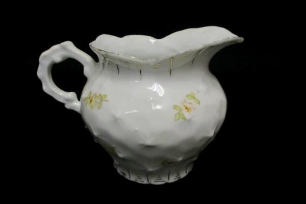 Beautiful White Yellow Rose Gold Gilt Creamer Pitcher Lidded Sugar Bowl Set