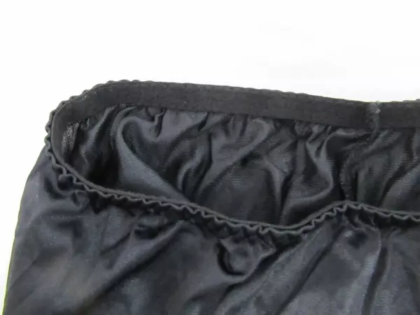 Vanity Fair Black Slip Women's Size XL 100 Percent Nylon Slits New With Tags 18
