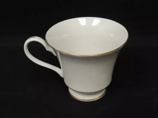 Lot of 5 Fashion Manor Footed Cup And Saucer Sets China Gold Herald