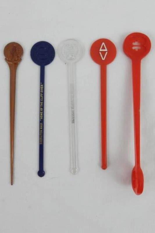 Lot of 18 Assorted Airline And Hotel Plastic Swizzle Stir Sticks